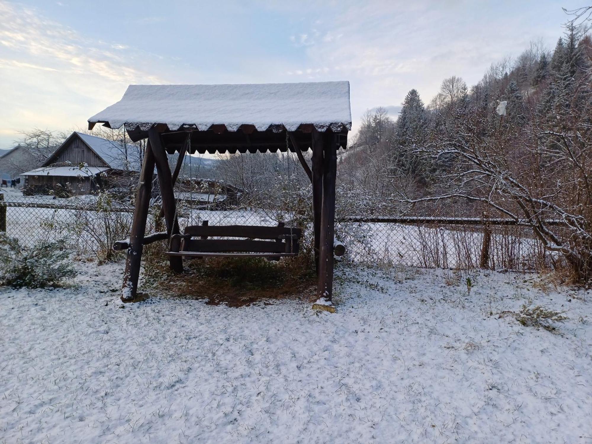 Садиба У Курила З Сауною Та Чаном На Дровах Shepot Exterior foto
